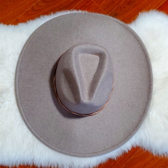 Brand New Treasure and Bond hat - Picture 1 of 4